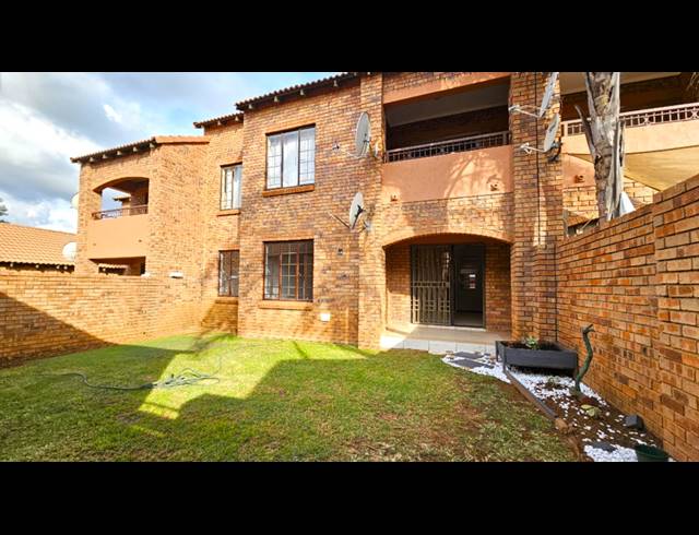 2 BEDROOM APARTMENT RENTED IN MOOIKLOOF RIDGE